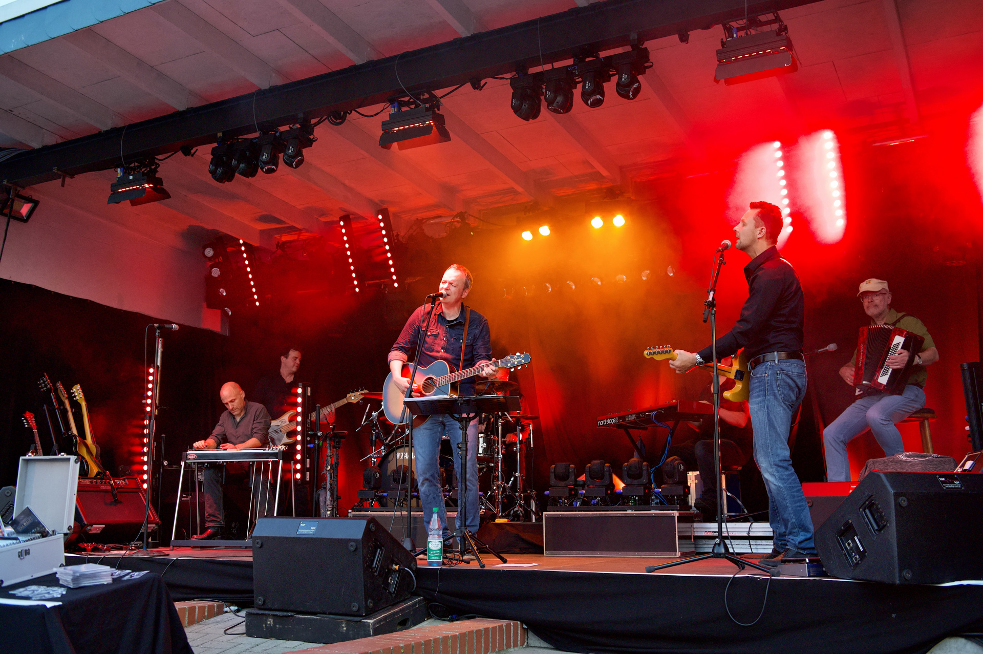 Konzertfoto von Robert Oberbeck and the M Street Band, der Bruce Springsteen Tribute Band, beim live Konzert in Schröck am 18.06.2022